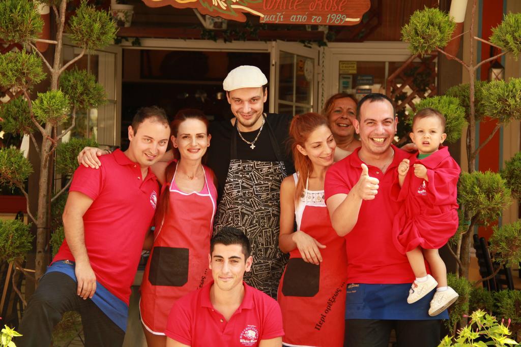 Hotel White Rose Beach Olympiakí Aktí Dış mekan fotoğraf